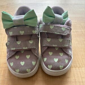 Puma Girls Pink Sneakers with Mint Heart Accents and Bow